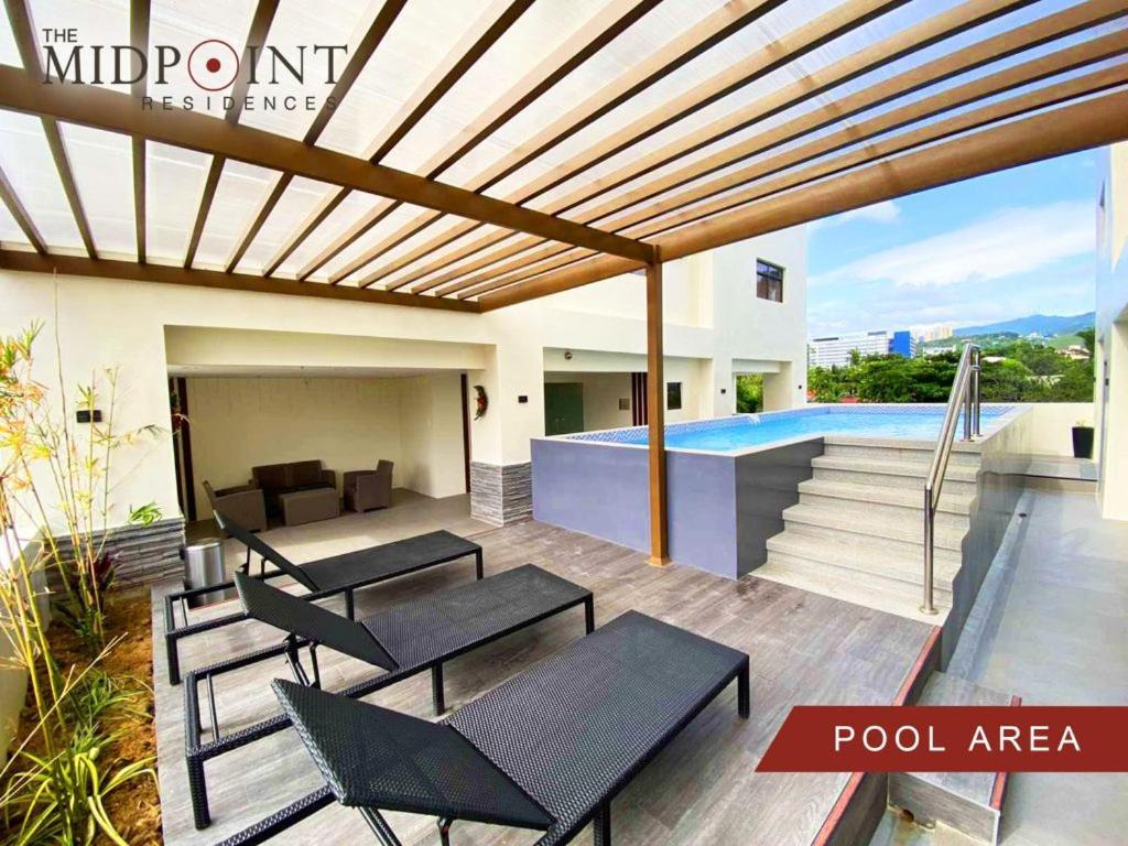2 Bedroom Condo @ Midpoint Residences W/ City View Mandaue Exteriör bild